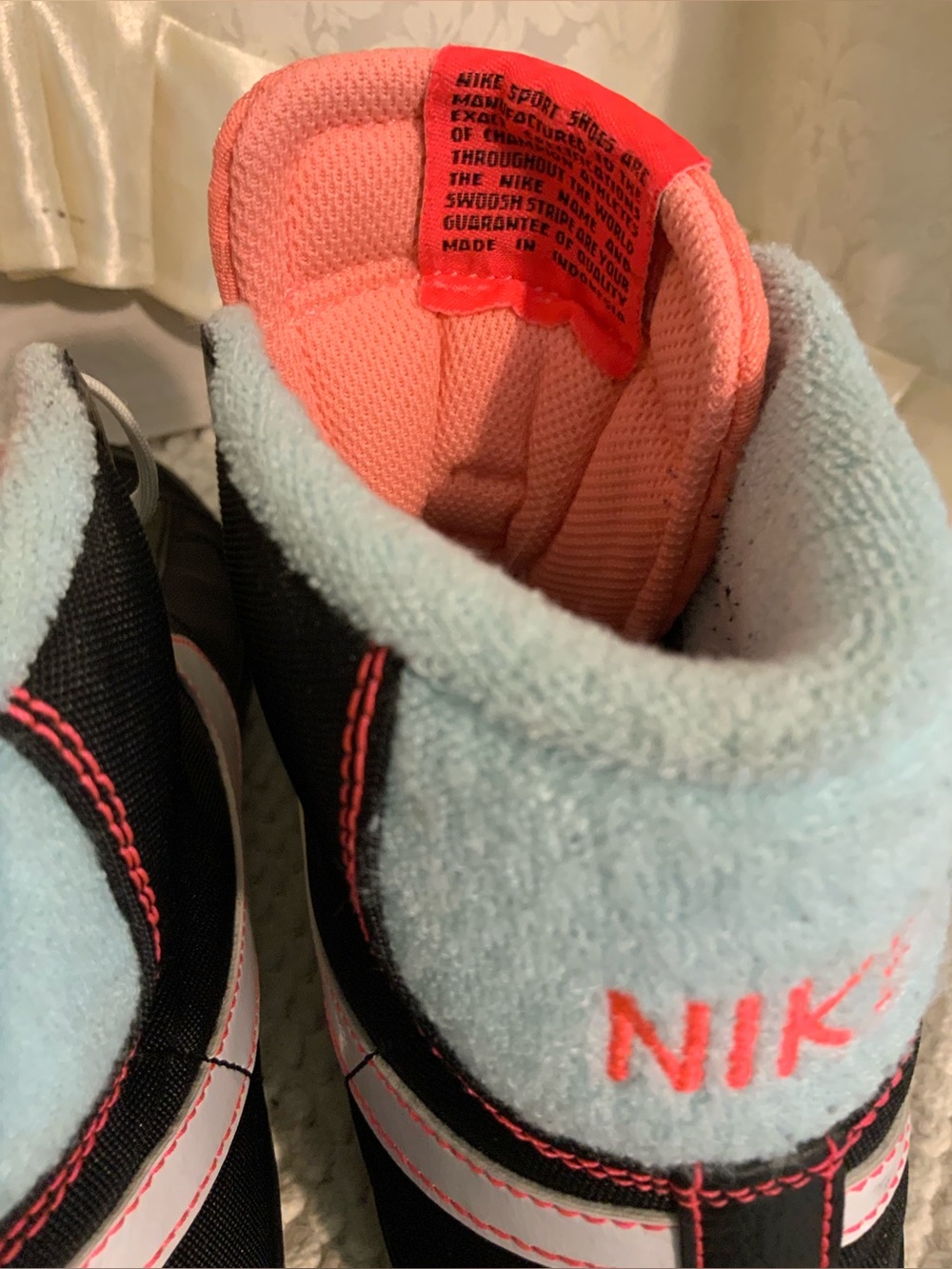 NIKE - Picture 9 of 9